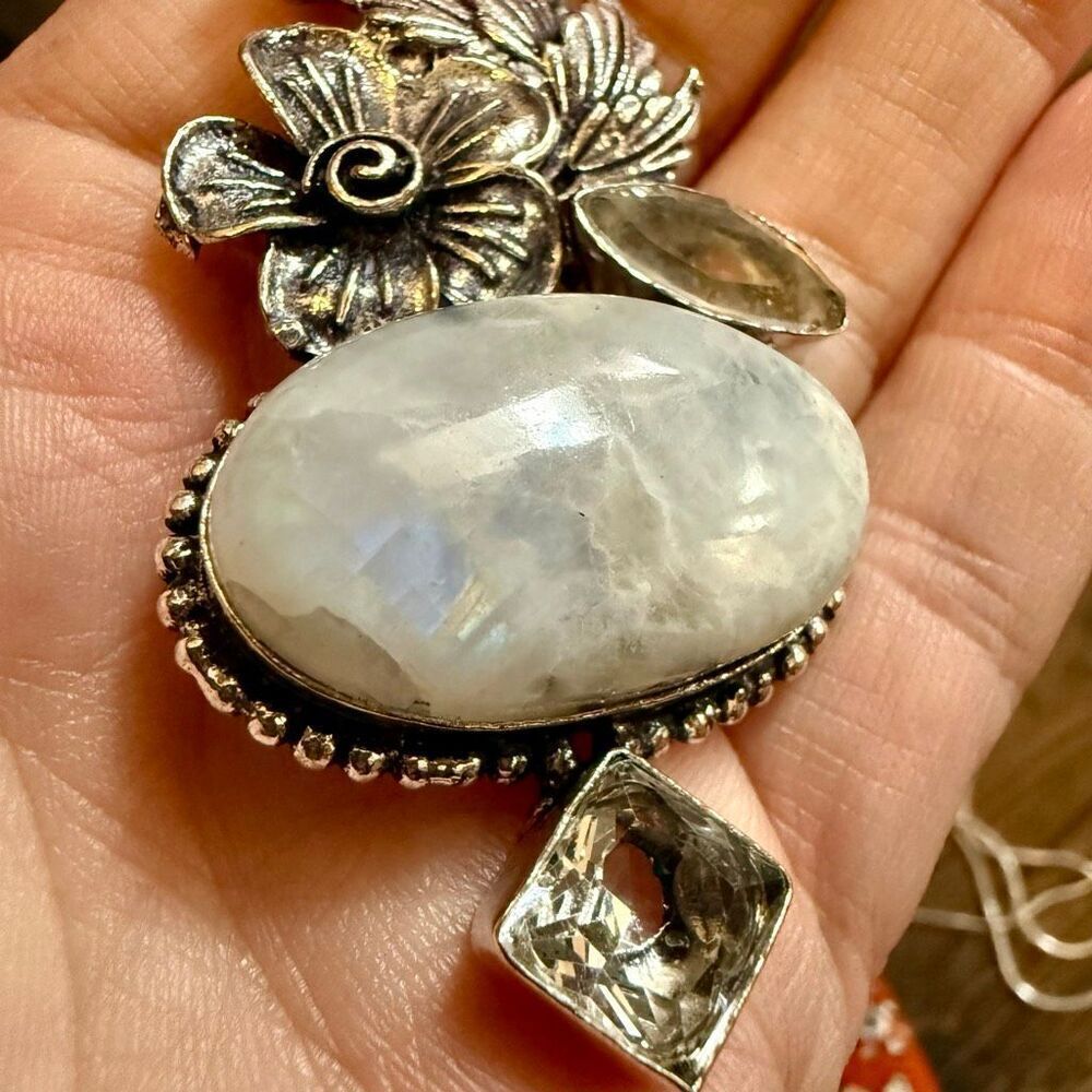 Stunning Sterling Silver Filigree Moonstone White Topaz Pendant Floral Necklace - Picture 4 of 8